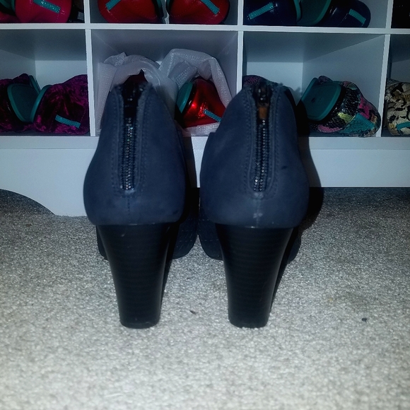 EUC Giani Bernini Open Toe Heels - Picture 3 of 7